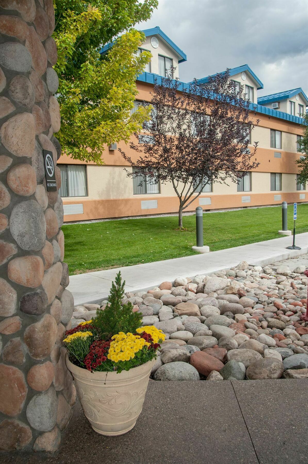 Best Western Plus Eagle Vail Airport Exteriör bild